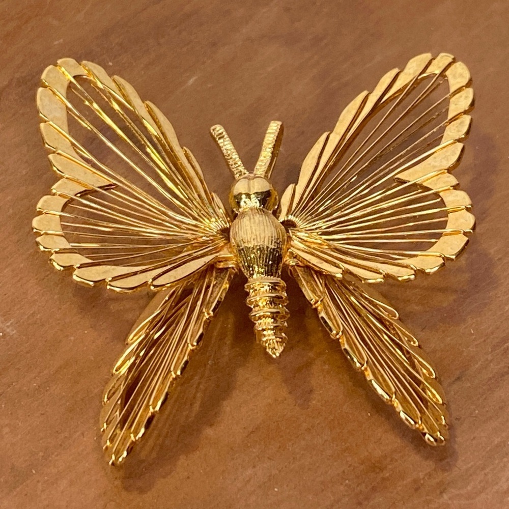 Vintage Monet Gold Tone Metal Open Fret Butterfly Brooch Pin